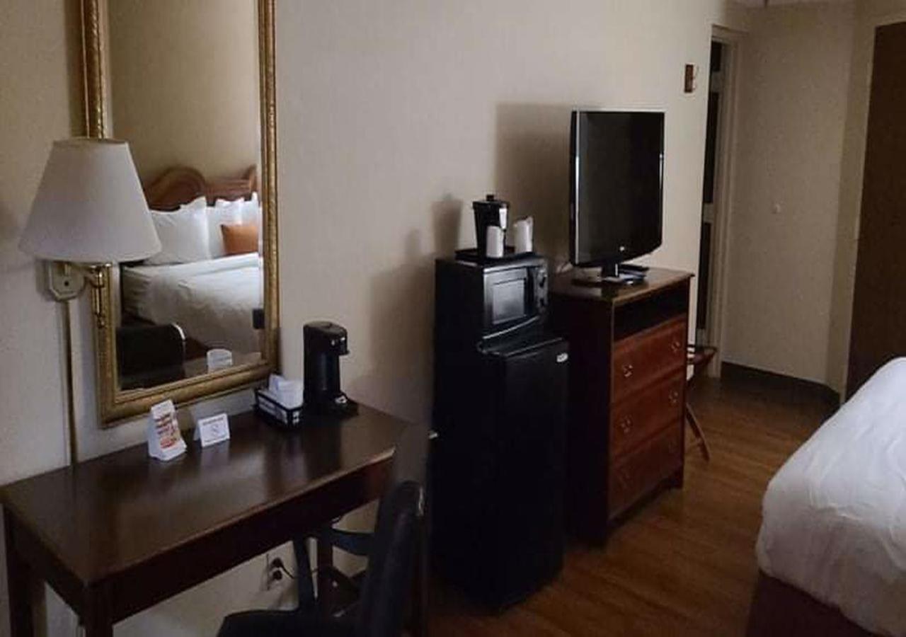 Auburn Place Hotel & Suites Cape Girardeau Bagian luar foto