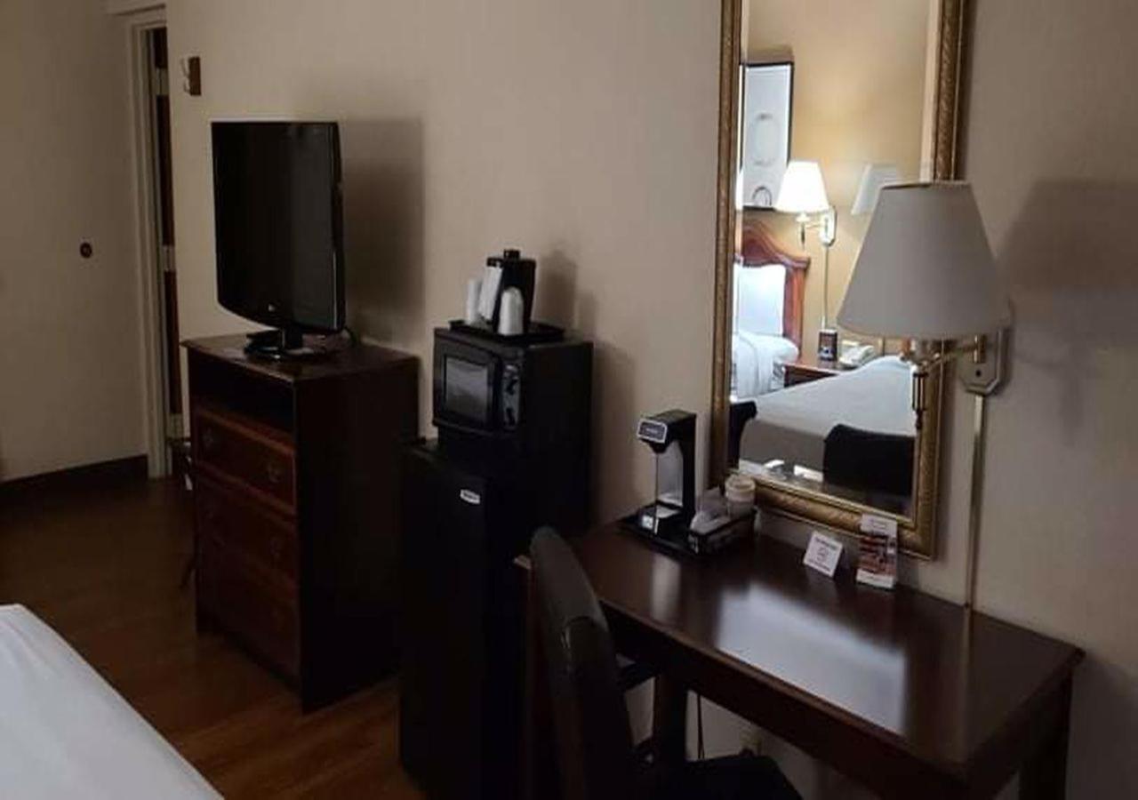 Auburn Place Hotel & Suites Cape Girardeau Bagian luar foto
